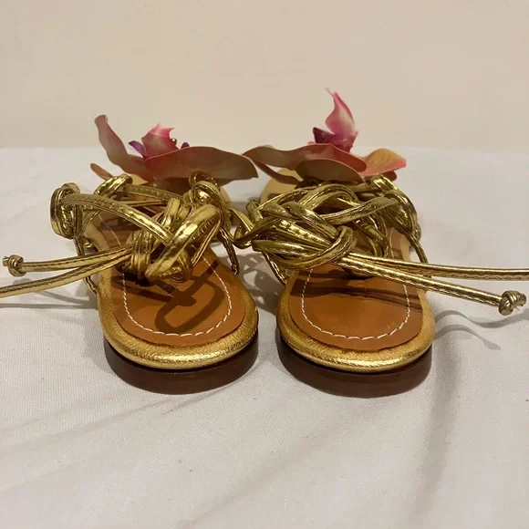 Alameda Turquesa Gold Victoria Flower Sandals